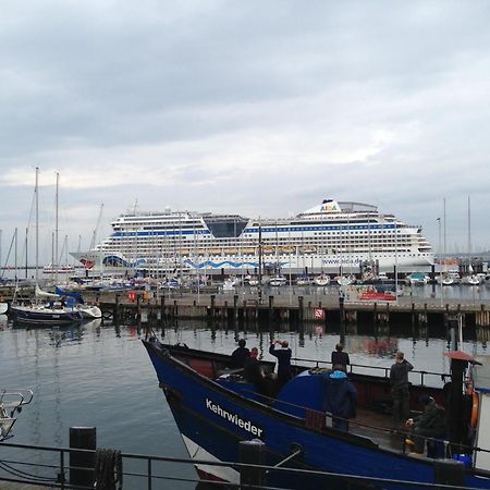 Exclusive Fewo In Warnemuende, 150M To The Beach, 2 Bathrooms, 2 Bedrooms, Sauna, Wifi And Much More. Rostock Extérieur photo