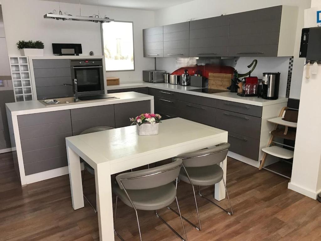 Exclusive Fewo In Warnemuende, 150M To The Beach, 2 Bathrooms, 2 Bedrooms, Sauna, Wifi And Much More. Rostock Extérieur photo