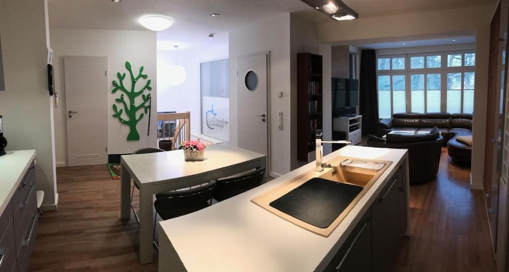 Exclusive Fewo In Warnemuende, 150M To The Beach, 2 Bathrooms, 2 Bedrooms, Sauna, Wifi And Much More. Rostock Extérieur photo