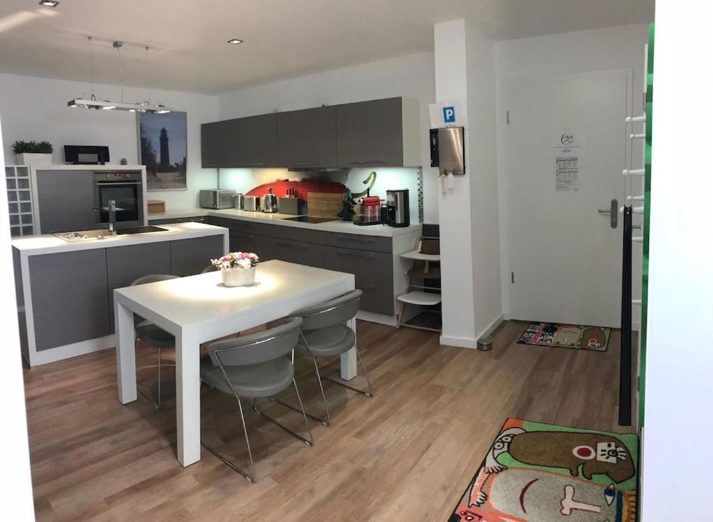 Exclusive Fewo In Warnemuende, 150M To The Beach, 2 Bathrooms, 2 Bedrooms, Sauna, Wifi And Much More. Rostock Extérieur photo