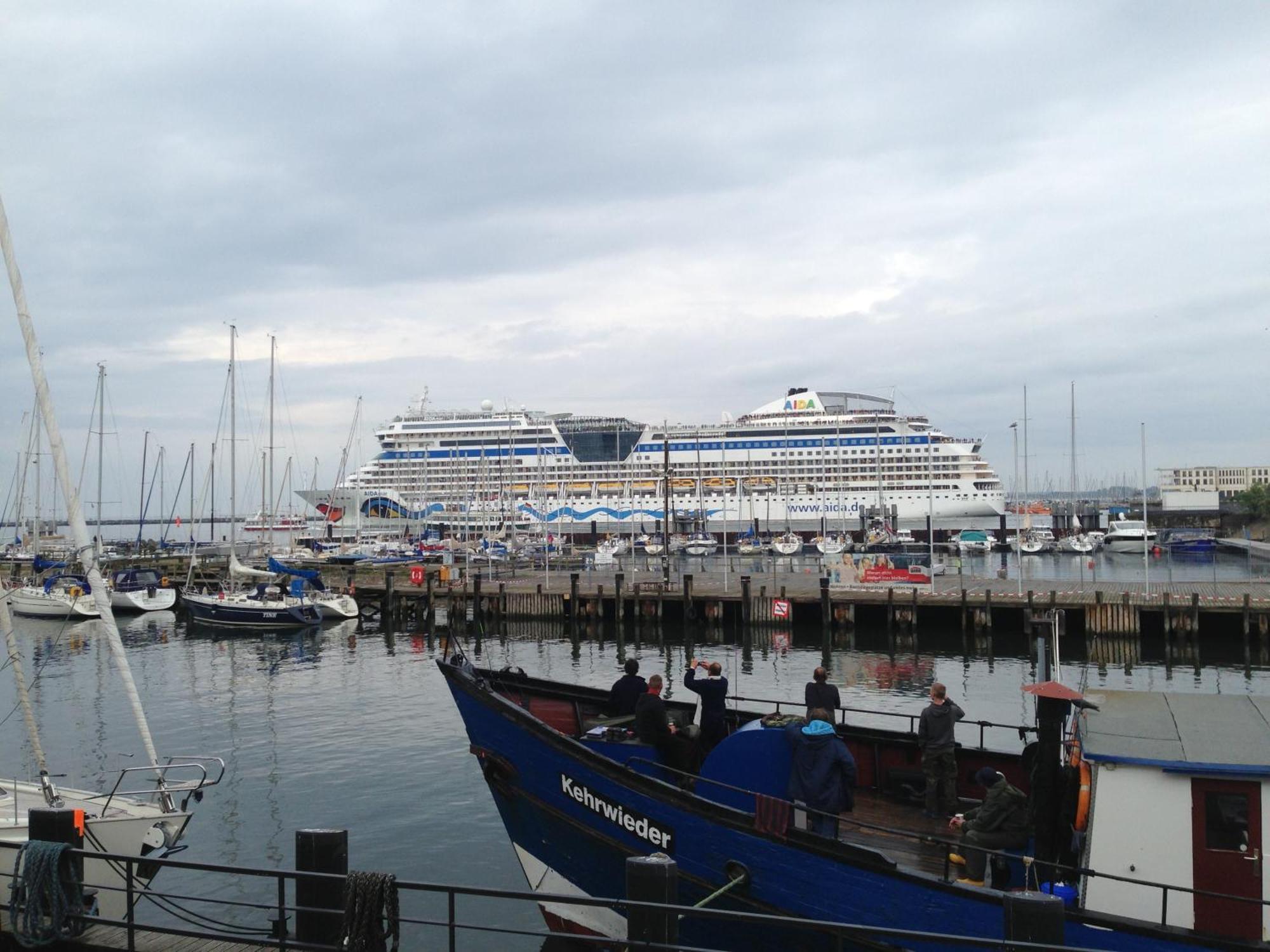 Exclusive Fewo In Warnemuende, 150M To The Beach, 2 Bathrooms, 2 Bedrooms, Sauna, Wifi And Much More. Rostock Extérieur photo